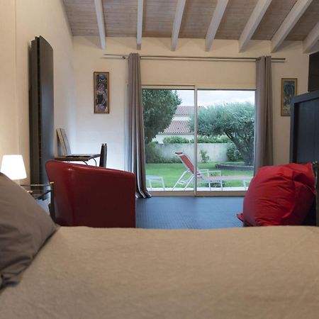 La Casa Nert Hotel Millas Luaran gambar